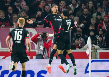 فيديو ماذا قدم عمر مرموش في مباراة فرانكفورت وشتوتجارت بـ الدوري الألماني