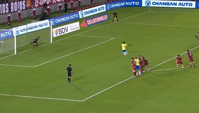 فينيسيوس جونيور يهدر ركلة جزاء علي مرتين امام فنزويلا بتصفيات كأس العالم