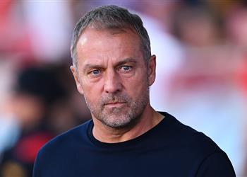 حزين وسار فليك يتلقى خبرين قبل مباراة برشلونة وبريست في دوري أبطال أوروبا