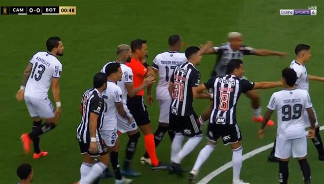 في الدقيقة الاولي طرد جريجور في مباراة اتلتيكو مينيرو وبوتافوجو بنهائي كوبا ليبرتادوريس