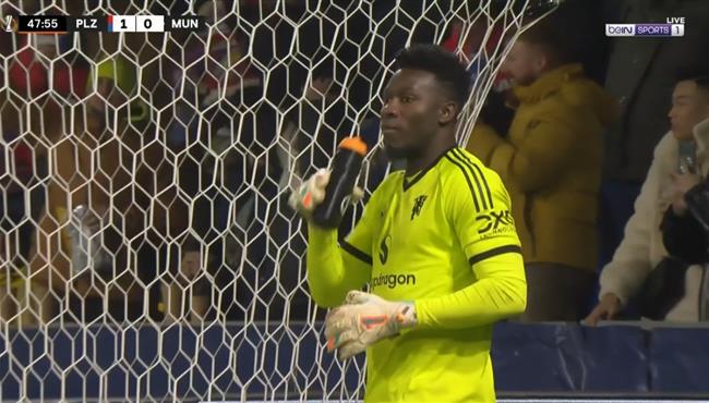 هدف فيكتوريا بلزين الاول في مرمي مانشستر يونايتد بعد خطأ من اونانا