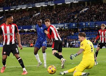 فيديو تشيلسي يواصل الضغط على ليفربول ويفوز بصعوبة أمام برينتفورد في الدوري الإنجليزي