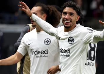تشكيل آينتراخت فرانكفورت أمام ماينز في الدوري الألماني موقف عمر مرموش