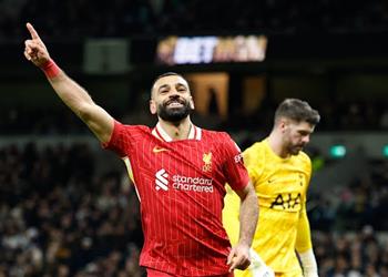 بينهم محمد صلاح 6 لاعبين من أوروبا على قائمة اهتمامات برشلونة