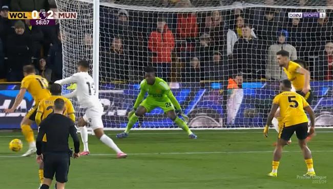 تصدي اونانا الرائع في مباراة مانشستر يونايتد وولفرهامبتون بالدوري الانجليزي