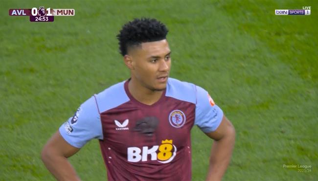 واتكينز يهدر هدف محقق لاستون فيلا امام ارسنال بالدوري الانجليزي