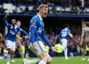 فيديو إيفرتون يخطف تعادل ا قاتل ا من توتنهام في الدوري الإنجليزي