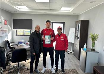 الأهلي يضم ثنائي غاني تحت السن ويوقع عقد ا مع أحمد عابدين