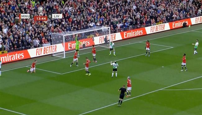 فرصة خطيرة لـ ليفربول علي مرمي مانشستر يونايتد