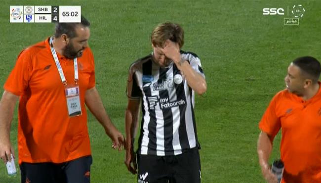 خروج راكيتيتش مصابا في مباراة الهلال والشباب بالدوري السعودي