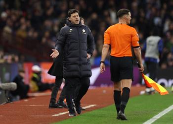 بوتشيتينو غاضب ا بعد تعادل تشيلسي مع أستون فيلا ما يحدث يضر كرة القدم الإنجليزية