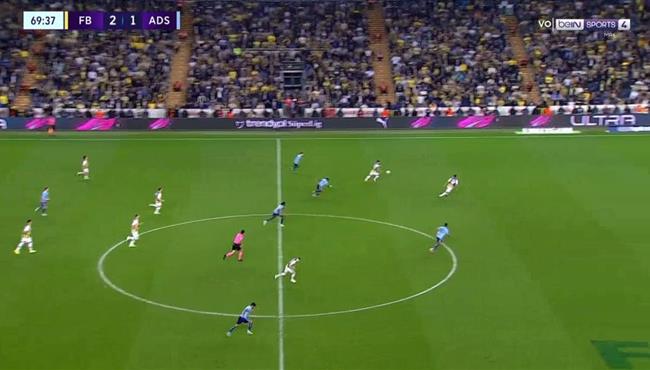 هدف تاديتش الخرافي من منتصف الملعب في مباراة فنربخشة وأضنة ديمر سبور