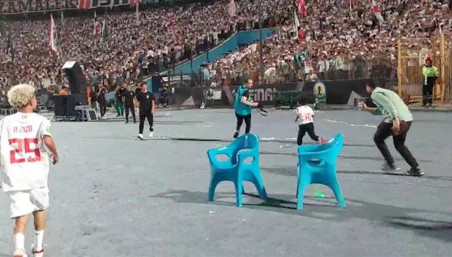 شيكابالا يطلب من نجله أدم الجري نحو الجماهير والاحتفال معهم بعد الفوز بكاس الكونفدرالية