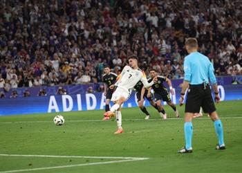 فيديو اسكتلندا تنهار بطاقة حمراء وهافيرتز يسجل الهدف الثالث لـ ألمانيا