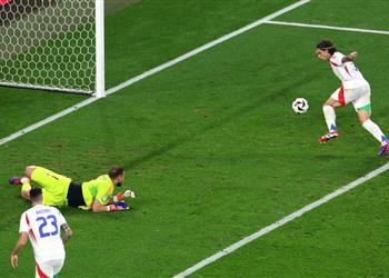 فيديو بهدف عكسي إسبانيا تسجل الهدف الأول أمام إيطاليا