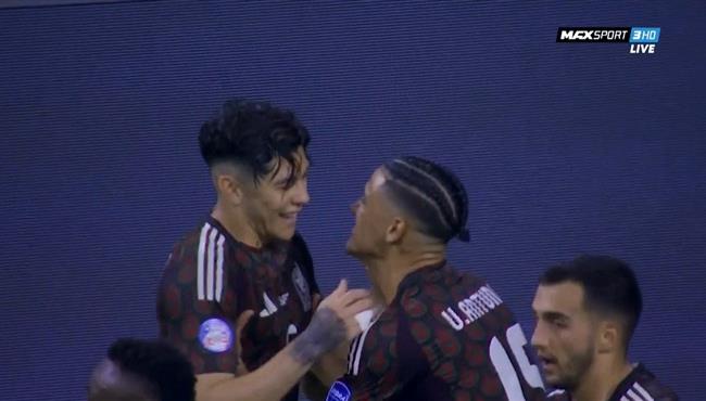 هدف المكسيك الاول في مرمي جامايكا بكوبا امريكا