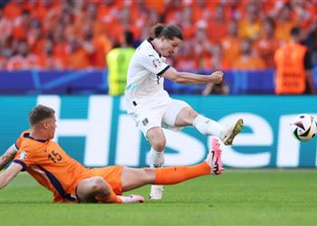 فيديو ديباي يسجل هدف تعادل هولندا الثاني وسابيتزر يتقدم بالثالث للنمسا