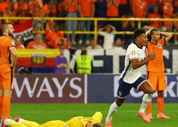 فيديو أولي واتكينز ي سجل هدف إنجلترا الثاني أمام هولندا في الوقت القاتل