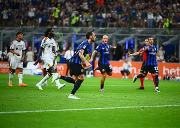 إنتر ميلان يتخطى ليتشي بثنائية في الدوري الإيطالي