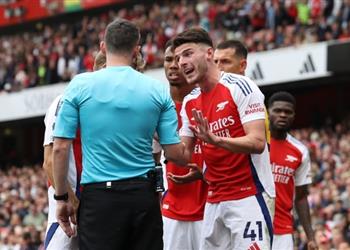 فيديو الدوري الإنجليزي يوضح سبب طرد رايس المثير للجدل في مباراة آرسنال وبرايتون