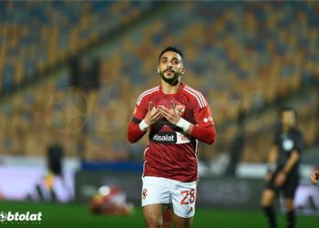 الأهلي يعلن نجاح جراحة الصليبي لـ كريم فؤاد وموعد عودته للقاهرة