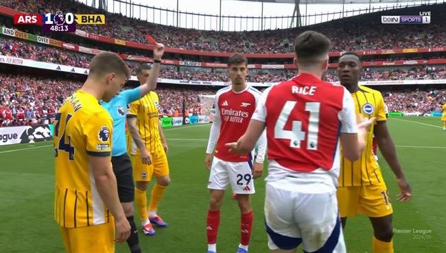 طرد ديكلان رايس في مباراة ارسنال وبرايتون بالدوري الانجليزي