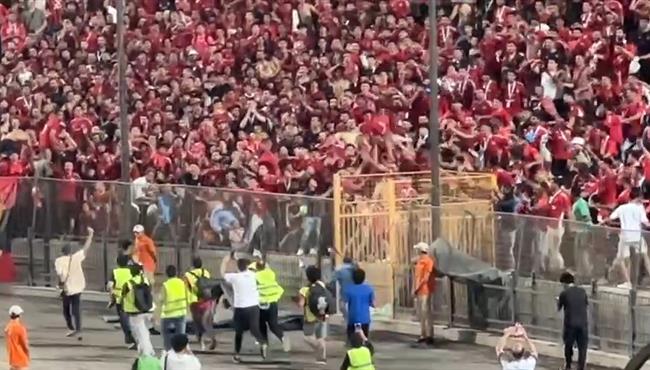 تحيه جماهير الاهلي لوسام ابو علي وكولر