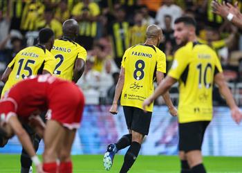 فيديو الاتحاد يفوز على الوحدة بسباعية في الدوري السعودي وبنزيما يسجل هاتريك