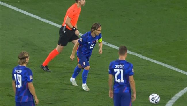 هدف لوكا مودريتش العالمي من ركلة حرة في مرمي بولندا