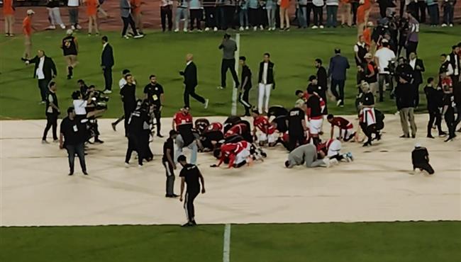 احتفالات لاعبي منتخب مصر والجهاز الفني بعد التأهل للمونديال