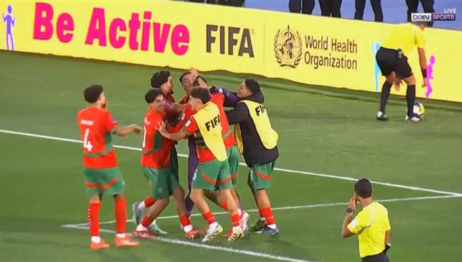 ركلة الجزاء الحاسمة وفرحة لاعبي المغرب بعد الفوز علي فرنسا والتأهل لنهائي كأس العالم للشباب