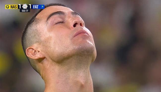 رونالدو يهدر ركلة جزاء امام الفتح بالدوري السعودي