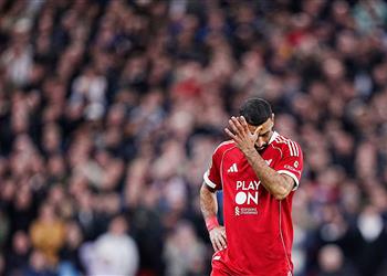 جارديان محمد صلاح تعرض لموقف لم يحدث له من قبل مع ليفربول أمام مانشستر يونايتد