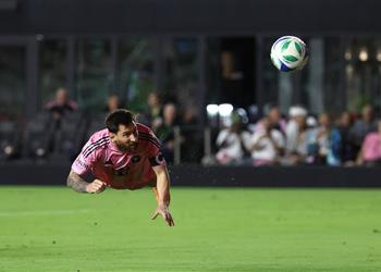 فيديو هدف لا يحدث كثير ا ميسي يقود إنتر ميامي للفوز على ناشفيل في الدوري الأمريكي