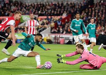 رغم خسارة ليفربول سلوت يتغزل في محمد صلاح بعد هدفه أمام برينتفورد