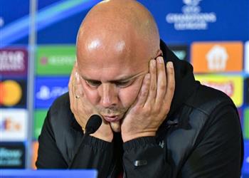 ستوريدج ليفربول يفتقد لاعبه السابق وسلوت لا يعرف ما يفعله