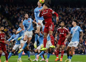 نيفيل وستوريدج عن أداء لاعب ليفربول أمام مانشستر سيتي غريب وضرب زميله في مقتل