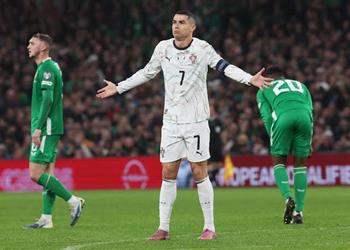فيديو طرد رونالدو في مباراة البرتغال وأيرلندا ورد فعل ساخر من الجماهير