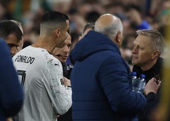 صحيفة برتغالية تفتح النار على رونالدو بعد طرده أمام أيرلندا تصرفه مسرحية