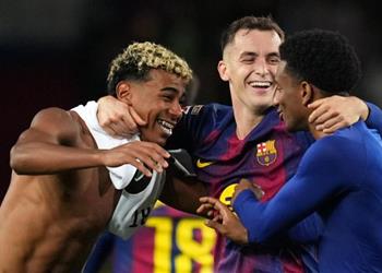 نجم برشلونة مدافع ا عن يامال محترف رائع وما يقدمه في عمره أمر ا مذهل ا