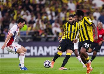 فيديو بنزيما يسجل والاتحاد السعودي يفوز على الشارقة الإماراتي بثلاثية في دوري أبطال آسيا