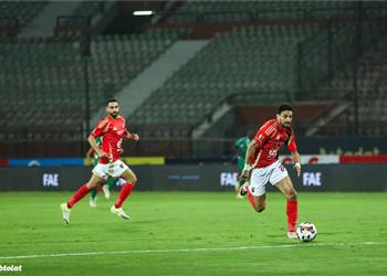 طاهر محمد طاهر لا أعلم فزت بكم بطولة مع الأهلي ولست مفضل ا عند الجمهور