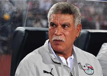 حسن شحاتة يتلقى مكالمة من وزير الرياضة بعد خضوعه لعملية جراحية