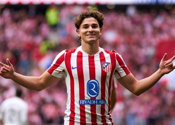 ألفاريز يرد على إمكانية انضمامه إلى برشلونة في نهاية الموسم