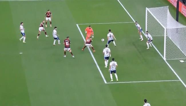 احمد سامي ينقذ هدف محقق لـ فلامينجو امام بيراميدز بكأس إنتركونتيننتال