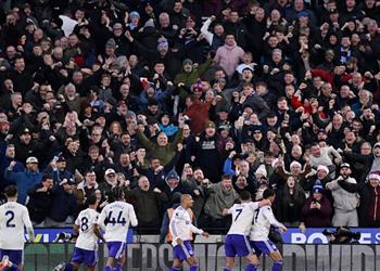 أستون فيلا يهزم وست هام بثلاثية ويواصل الضغط على مانشستر سيتي وآرسنال