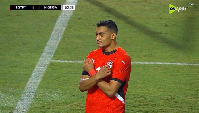 هدف مصطفي محمد في مرمي نيجيريا ورد فعل حسام حسن