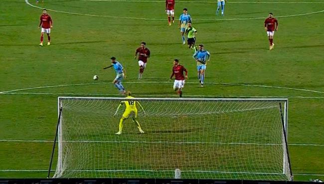 العارضة تحرم محمد شريف من هدف محقق امام سيراميكا بكأس عاصمة مصر