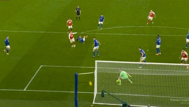 القائم ينقذ ايفرتون من هدف محقق علي مرتين امام ارسنال