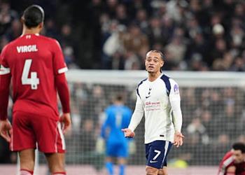 فان دايك عن طرد تشافي سيمونز لم يقصد إيذائي وليس هناك قلق بشأن مستوى ليفربول